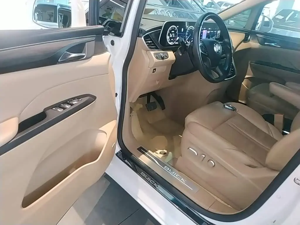 Buick GL8 2020 — Photo 16/20