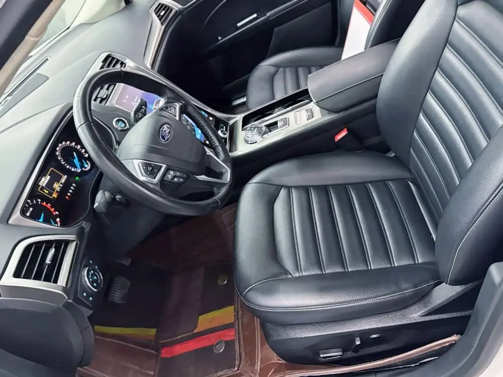 Ford Mondeo 2021 — Photo 15/20
