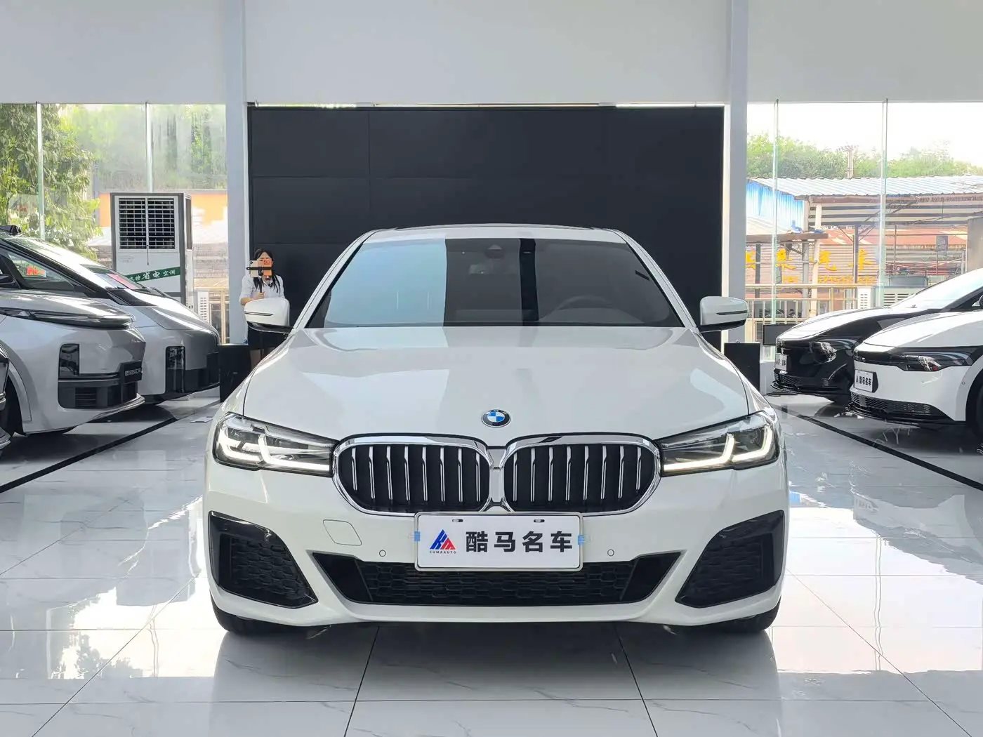 BMW 5 Series 2023 — ფოტო 2/15