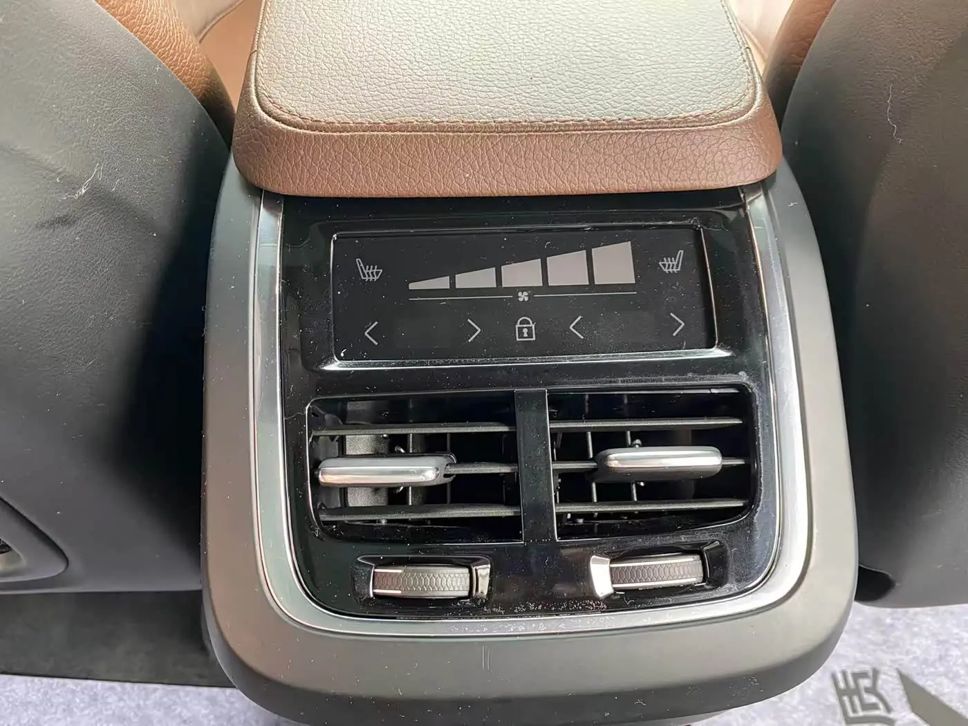 Volvo XC90 2021 — Şəkil 12/20