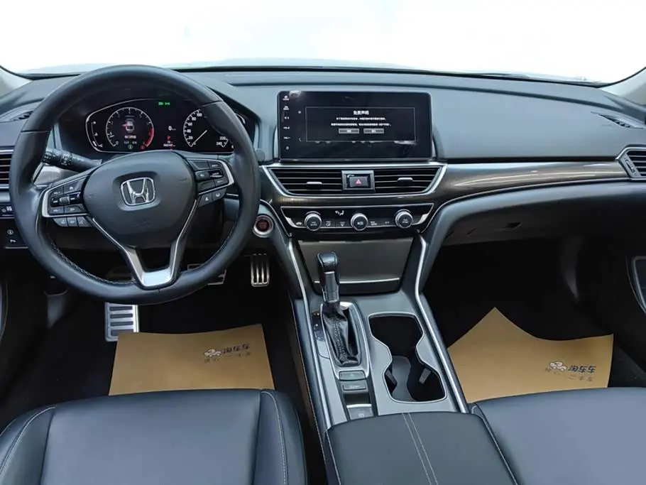 Honda Accord 2022 — Фото 12/16