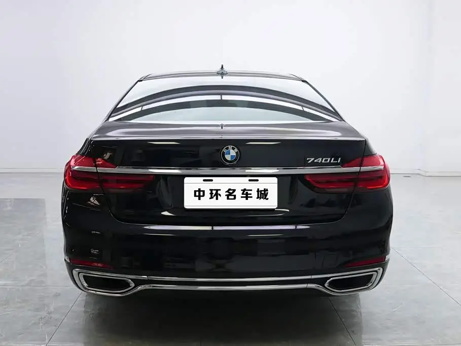 BMW 7 Series 2016 — Photo 18/19