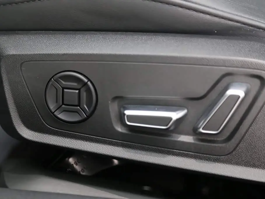Audi A6L 2022 — Photo 12/20