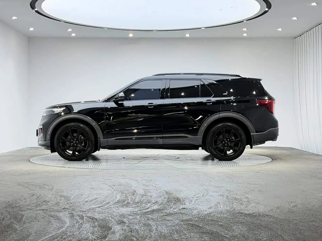 Ford Explorer 2020 — Фото 4/17