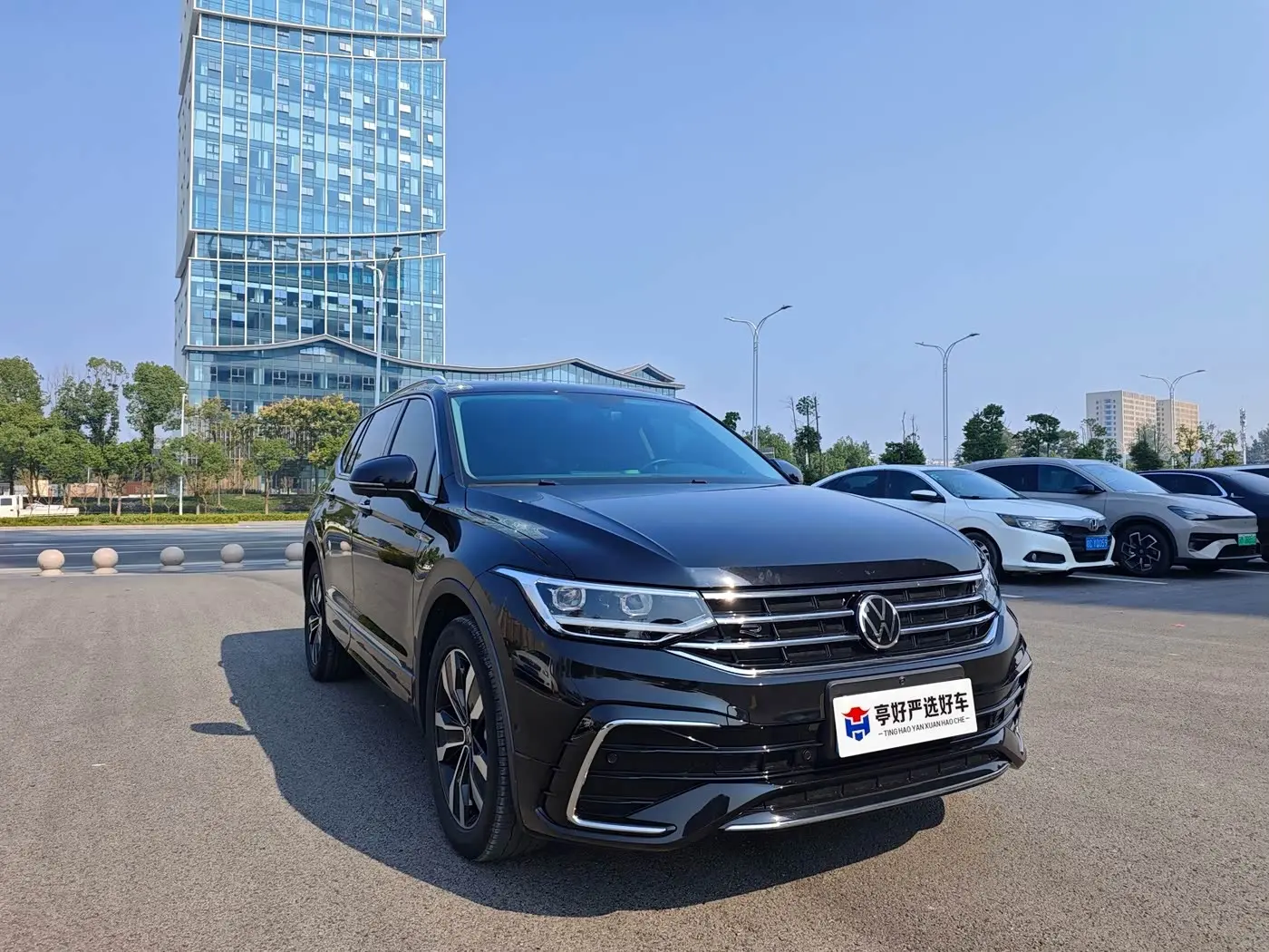 Volkswagen Tiguan L 2024 — Фото 11/20