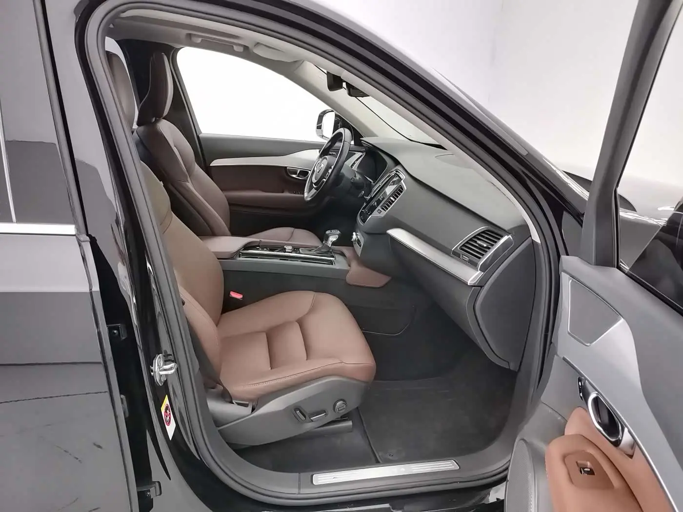 Volvo XC90 2019 — Фото 15/17