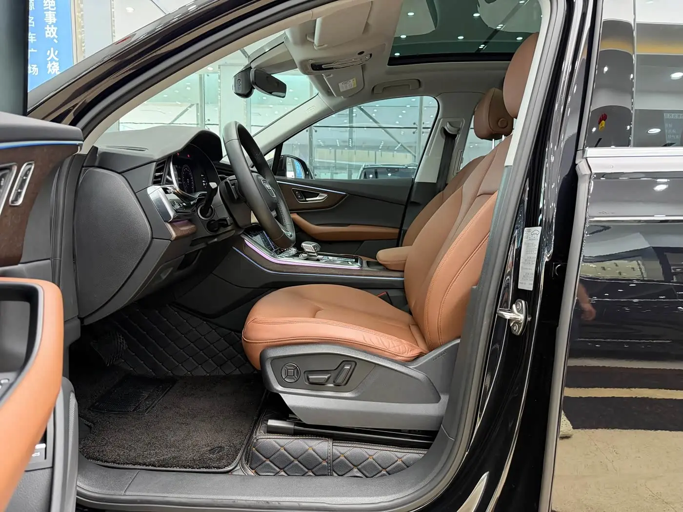 Audi Q7 2021 — Photo 4/20
