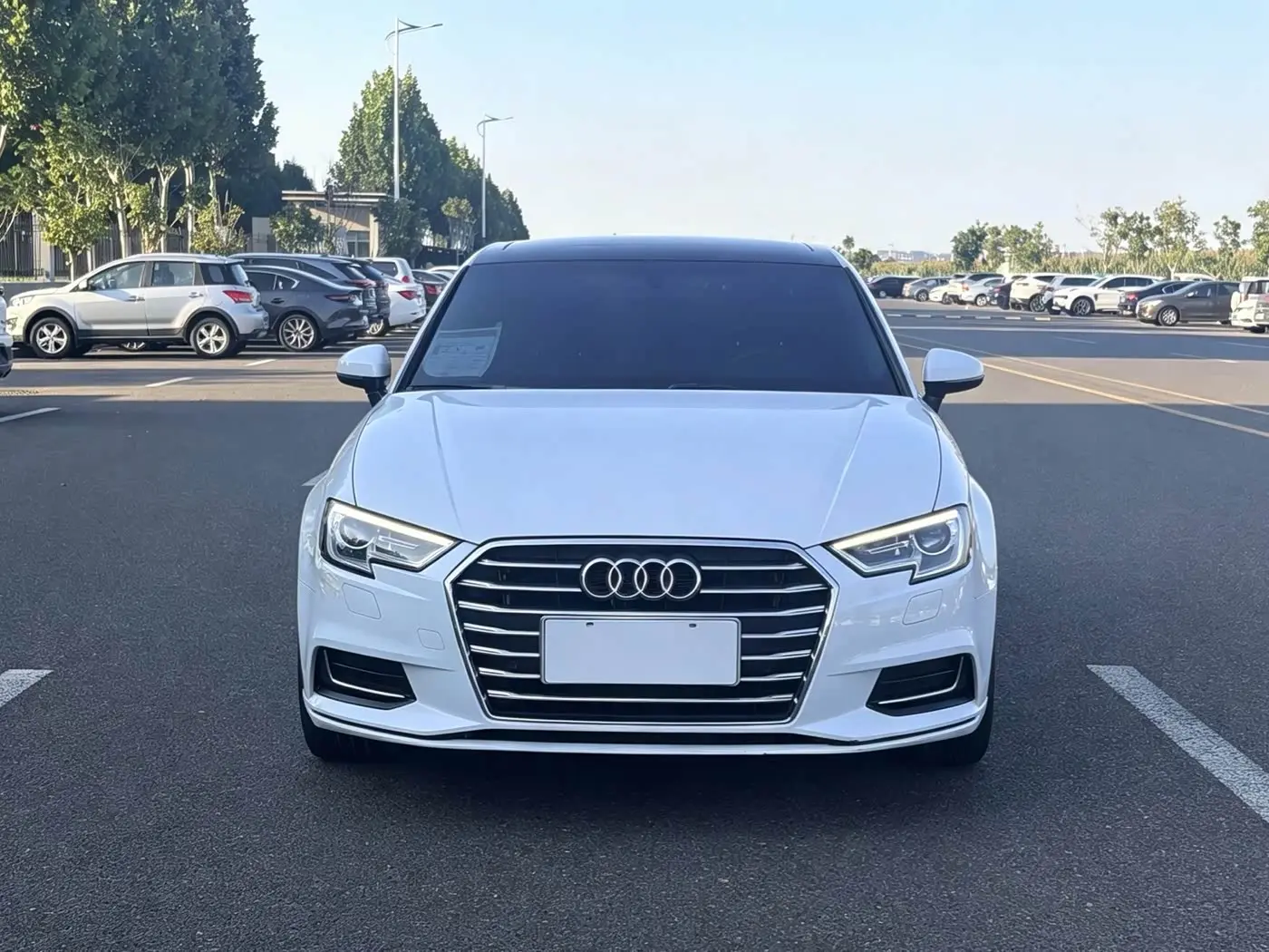 Audi A3 2021 — Фото 2/9