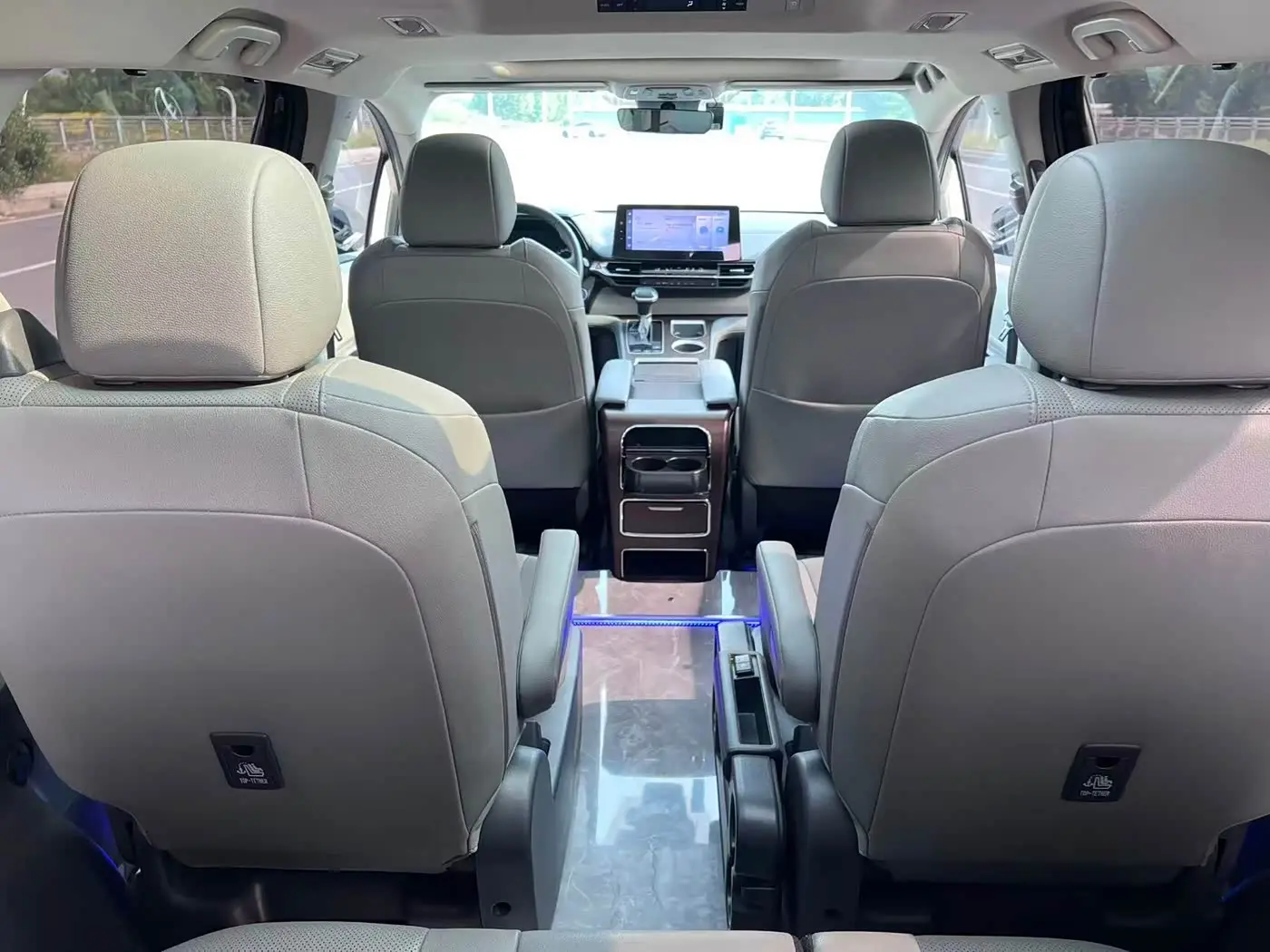 Toyota Granvia 2024 — Şəkil 12/20