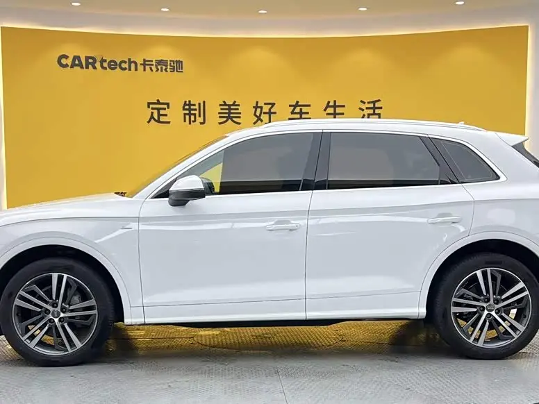 Audi Q5L 2021 — Фото 7/20