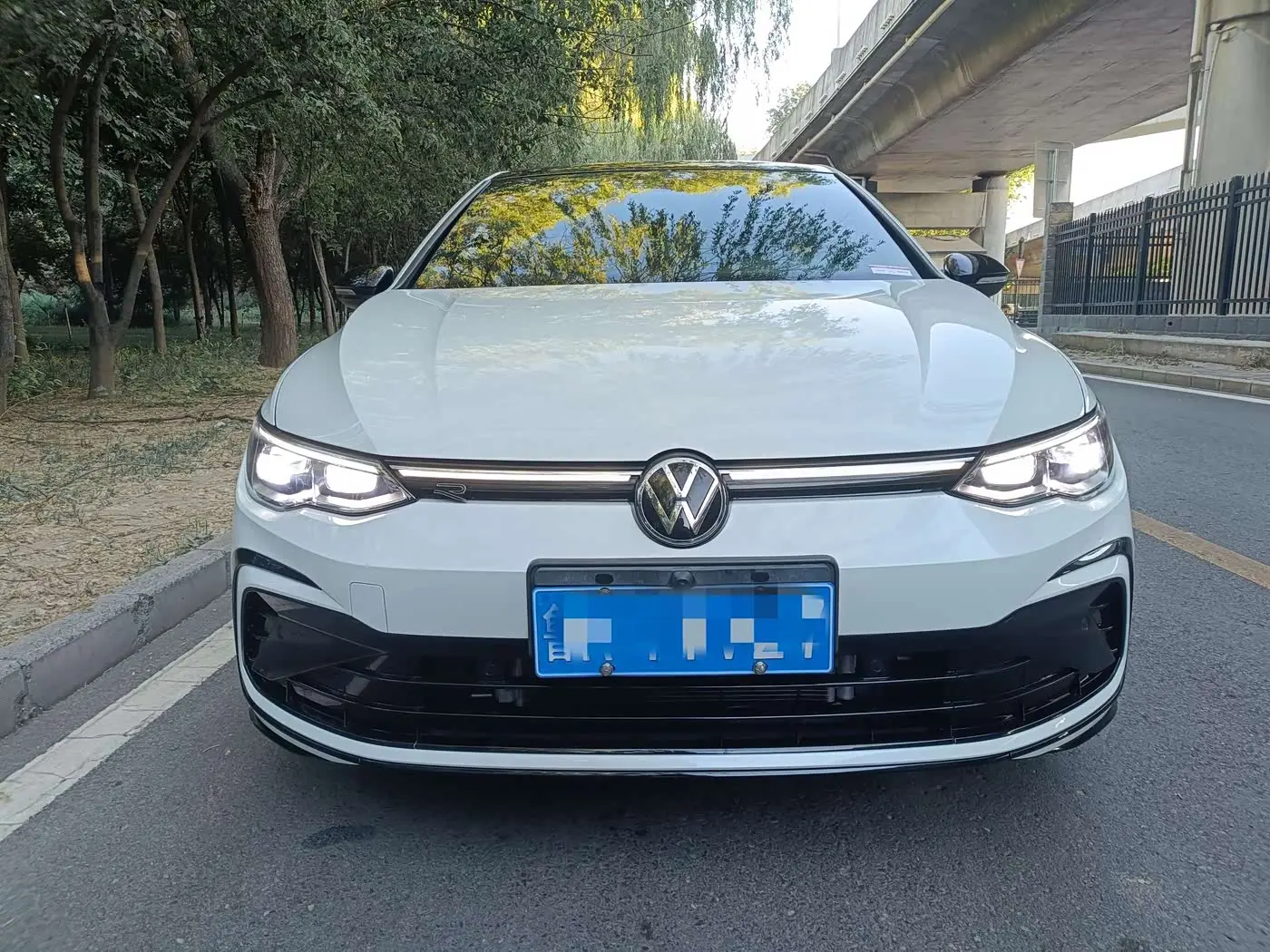 Volkswagen Golf 2024 — Photo 2/14
