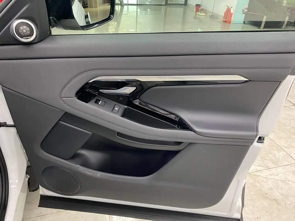 Land Rover Range Rover Evoque 2023 — Фото 16/20