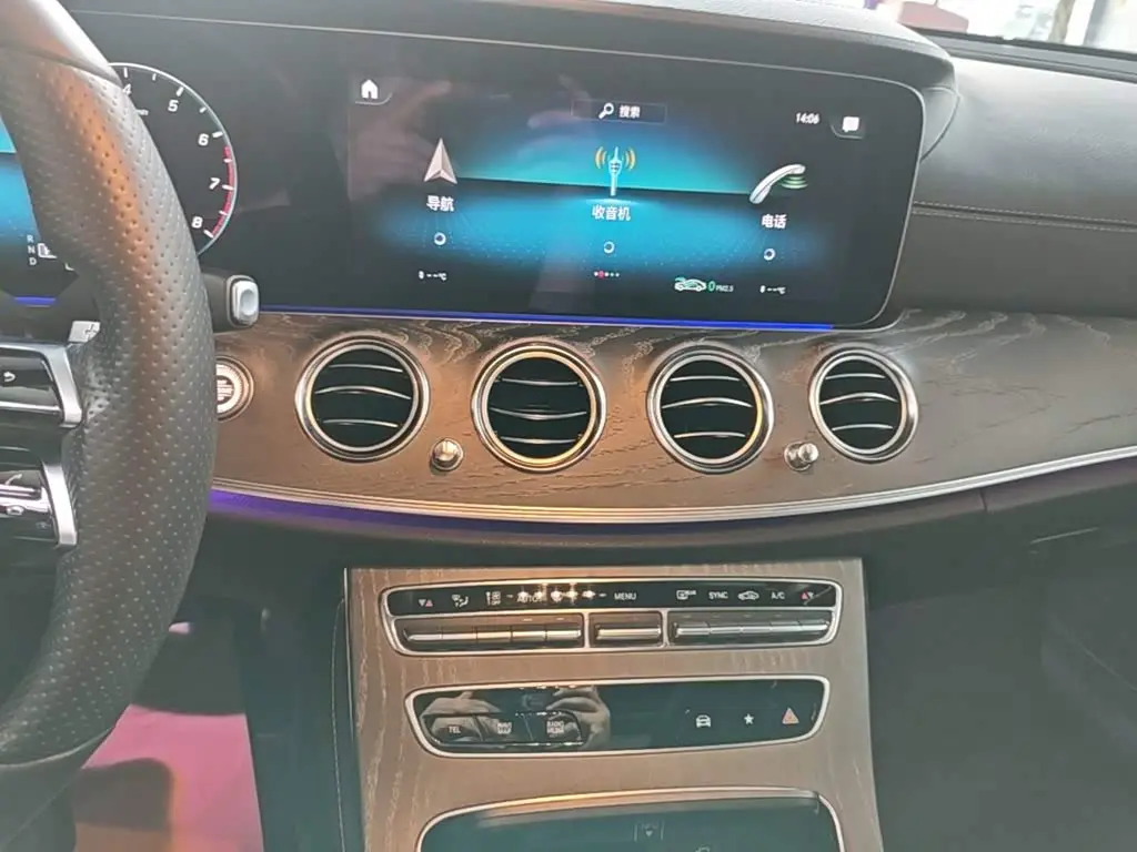 Mercedes-Benz E-Class 2022 — Фото 13/20