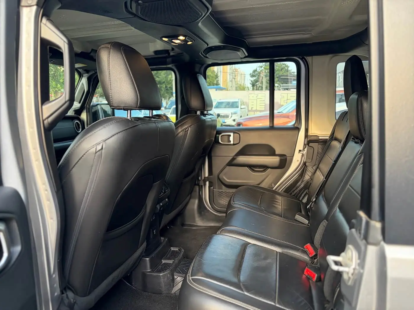 Jeep Wrangler 2019 — Фото 6/9