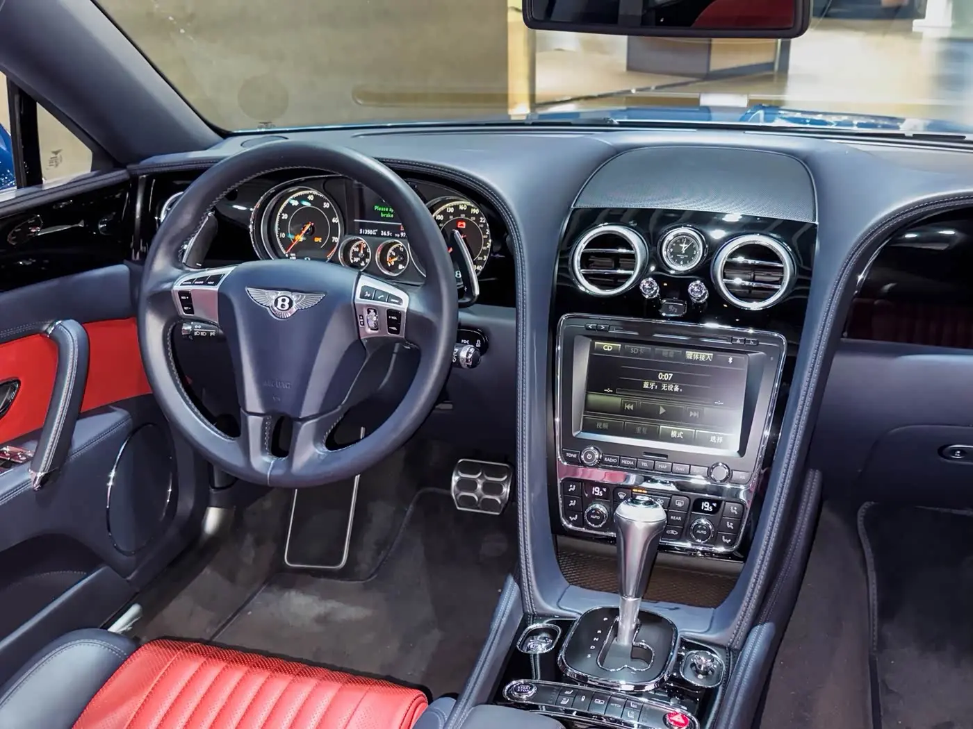 Bentley Flying Spur 2020 — Фото 9/20