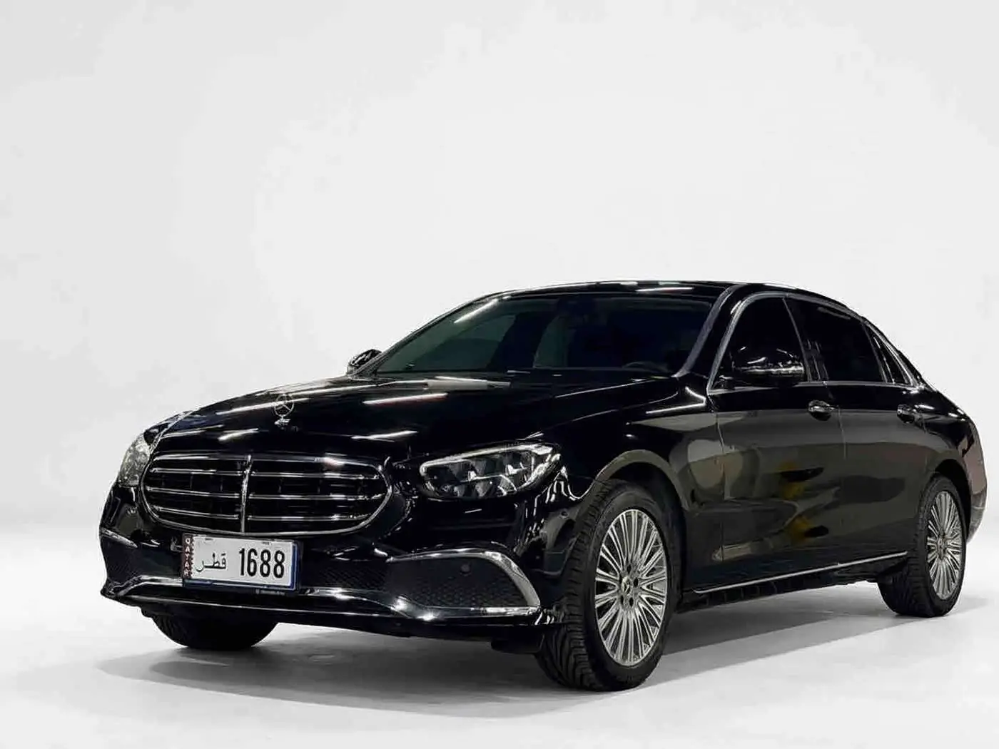 Mercedes-Benz E-Class 2021 — Photo 1/9