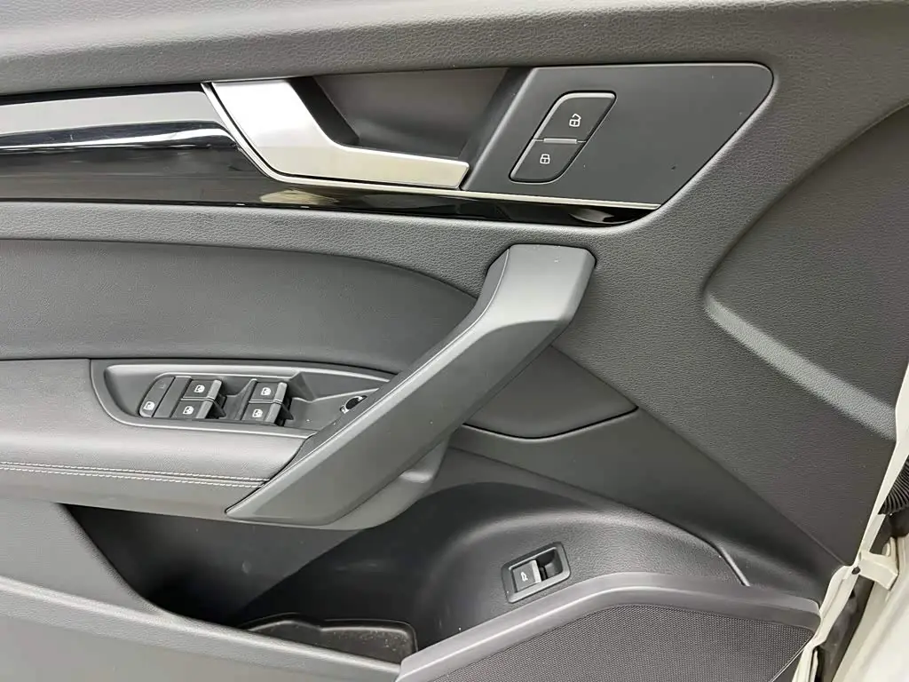 Audi Q5L 2021 — Фото 17/20