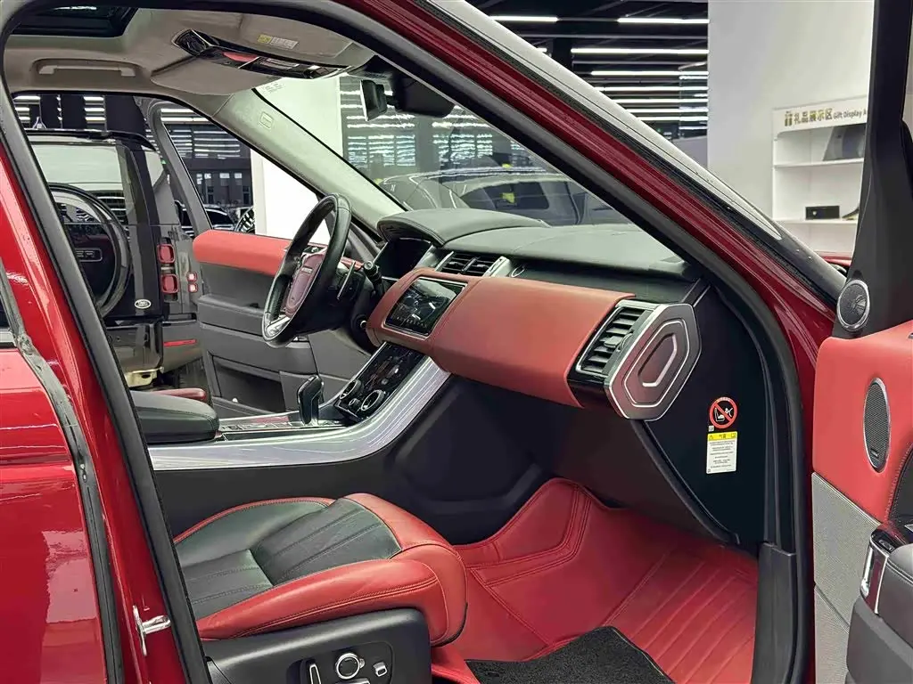 Land Rover Range Rover Sport 2020 — Photo 8/20