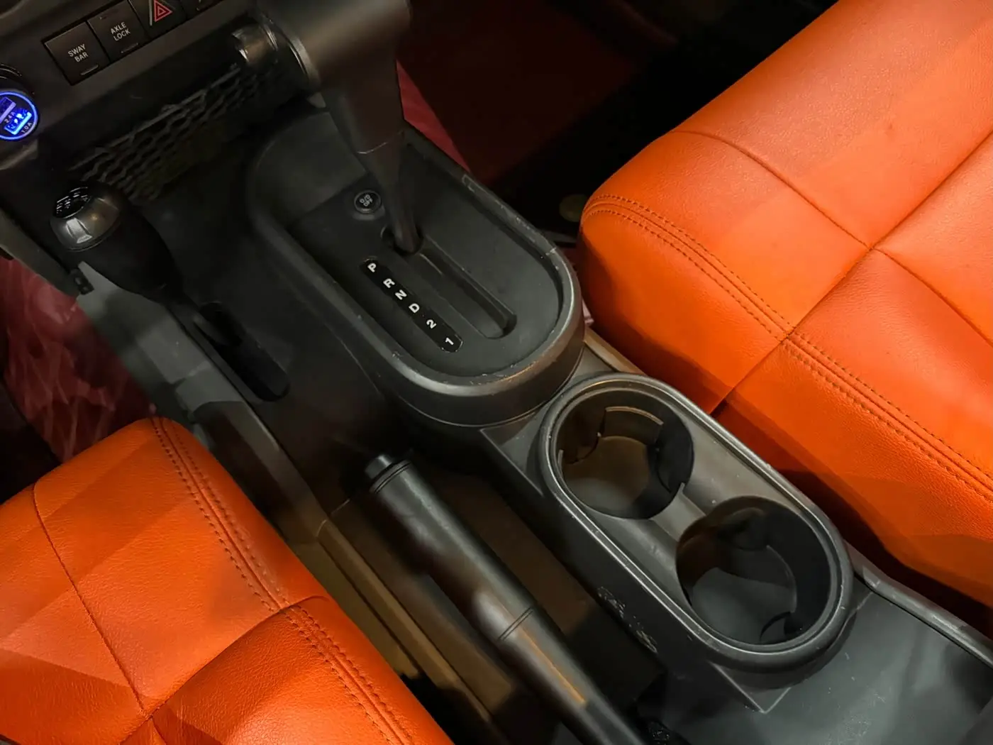 Jeep Wrangler 2010 — Şəkil 15/16