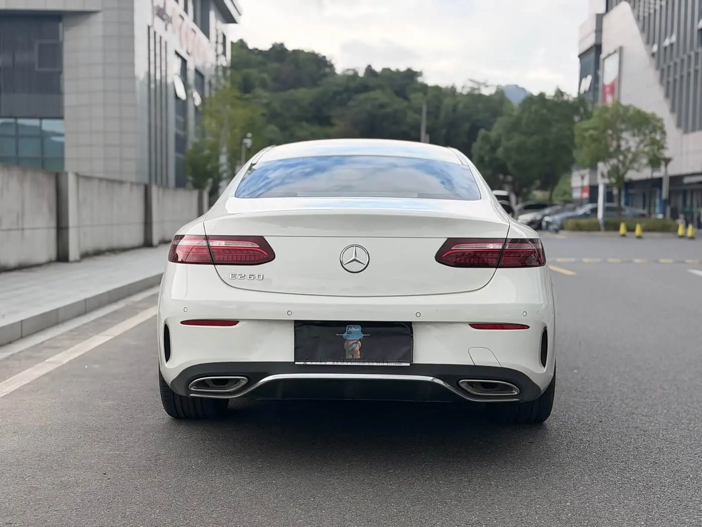 Mercedes-Benz E-Class 2022 — Photo 10/11