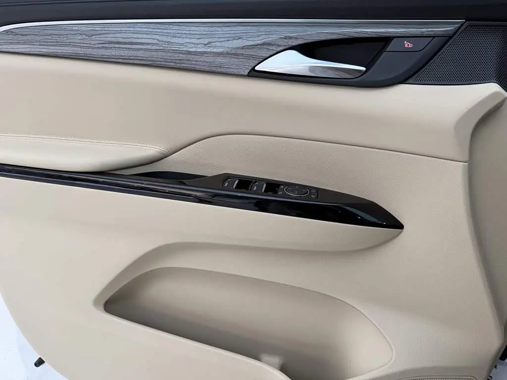 Buick GL8 New Energy 2025 — Photo 15/20