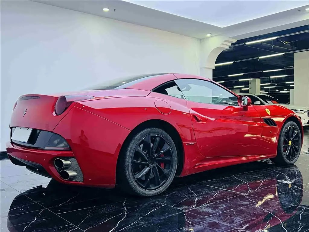 Ferrari California T 2010 — Şəkil 13/13