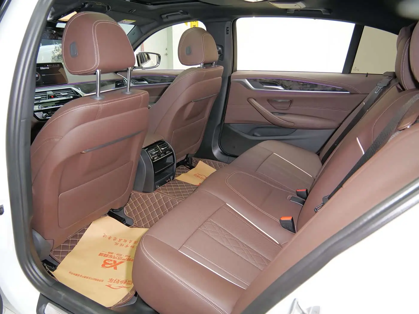 BMW 5 Series 2022 — Şəkil 16/20