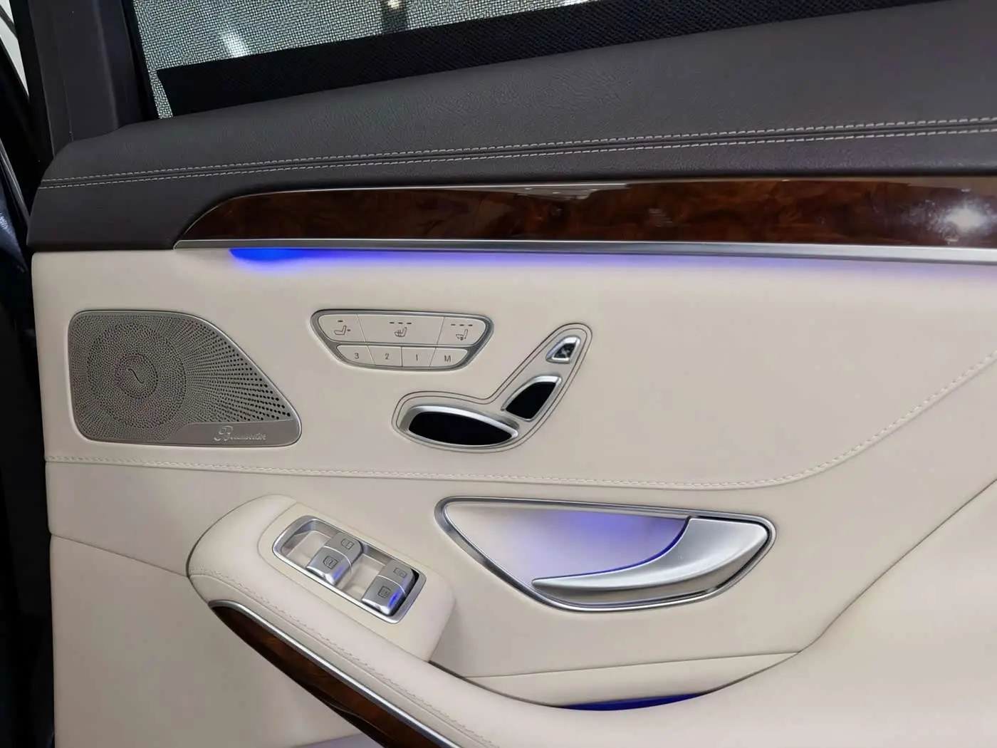 Mercedes-Benz S-Class 2016 — Photo 17/20