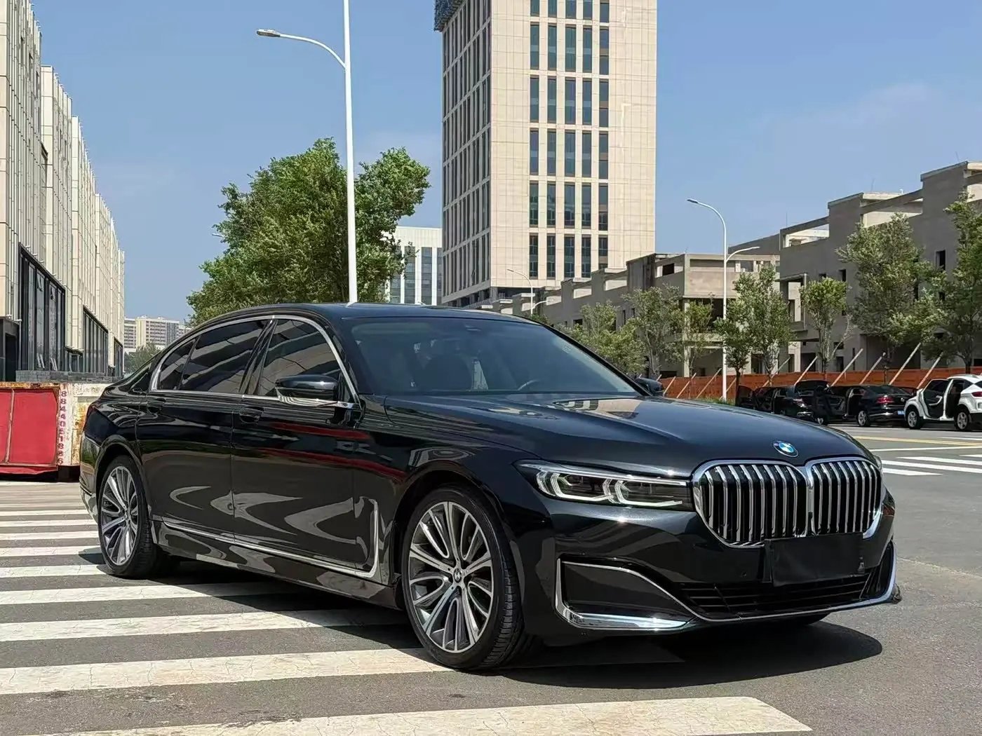 BMW 7 Series 2021 — Photo 3/11