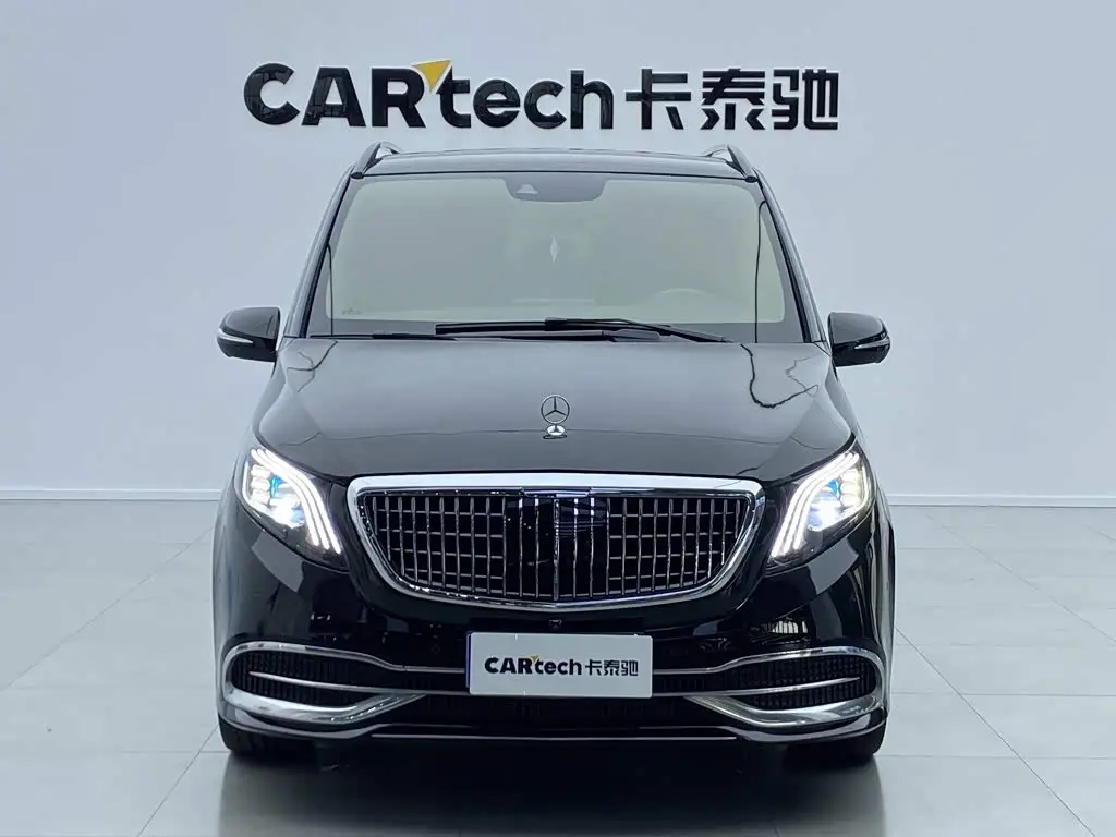Mercedes-Benz V-Class 2022 — Фото 2/20
