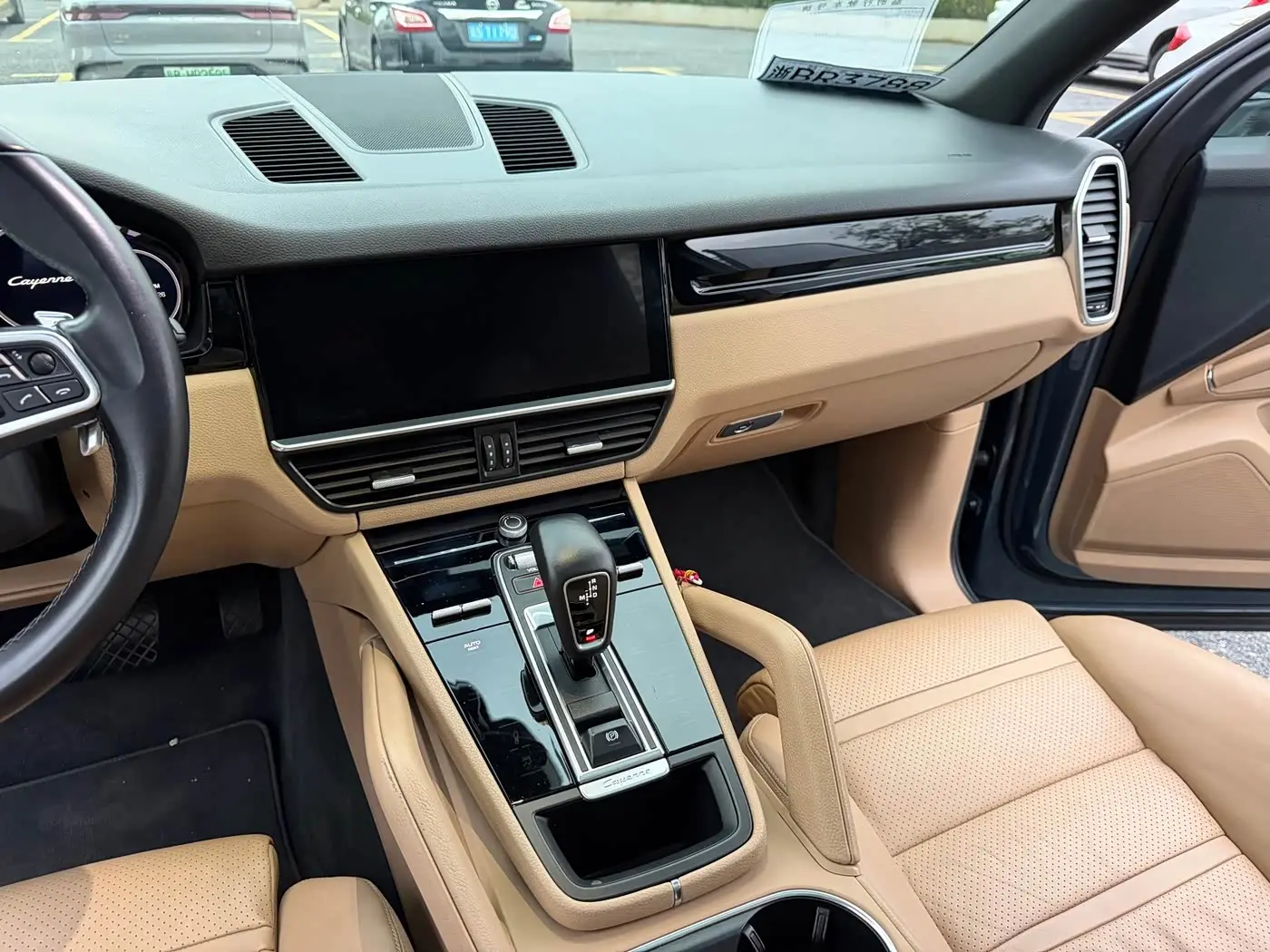 Porsche Cayenne 2018 — Photo 15/18