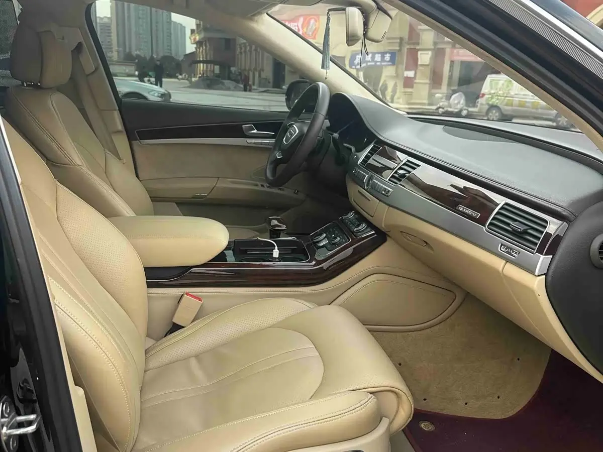 Audi A8 2012 — Şəkil 4/10