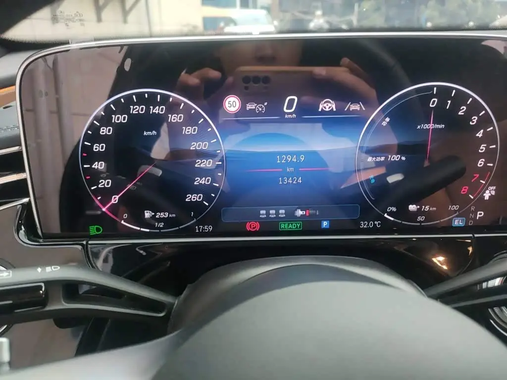 Mercedes-Benz E-Class New Energy 2025 — Фото 13/20