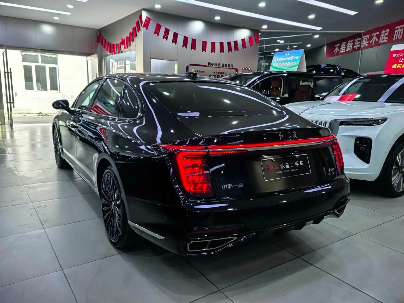 Hongqi H9 2025 — Şəkil 8/11