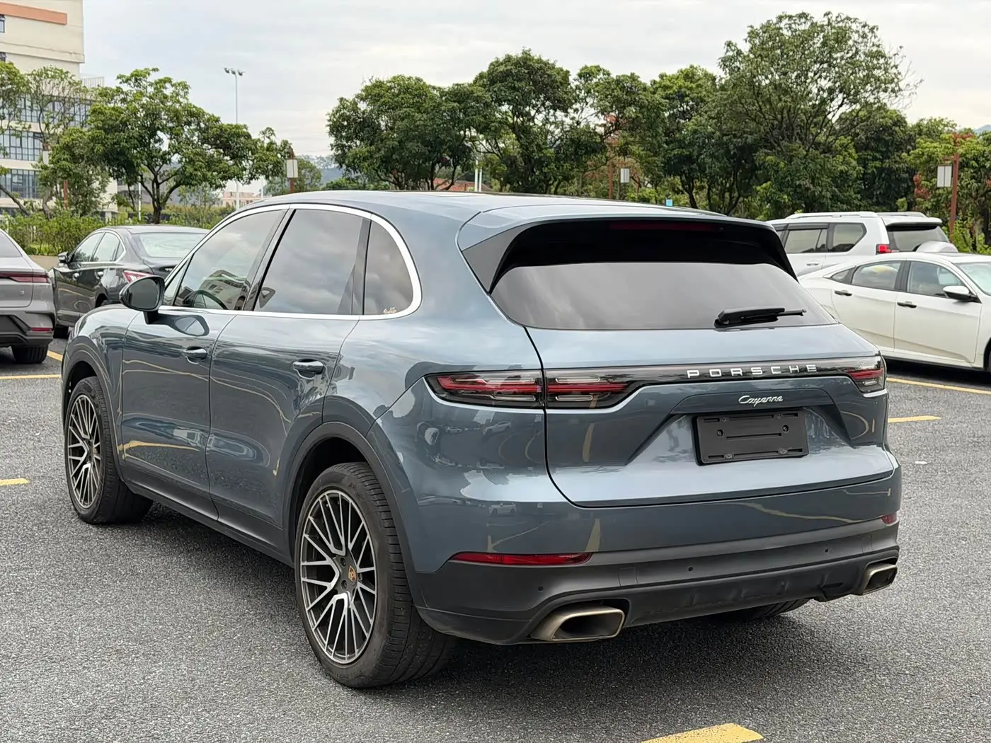 Porsche Cayenne 2018 — Photo 6/18