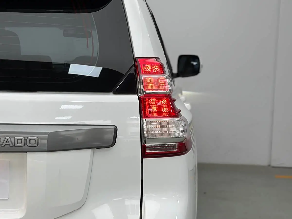 Toyota Prado 2015 — Şəkil 14/20