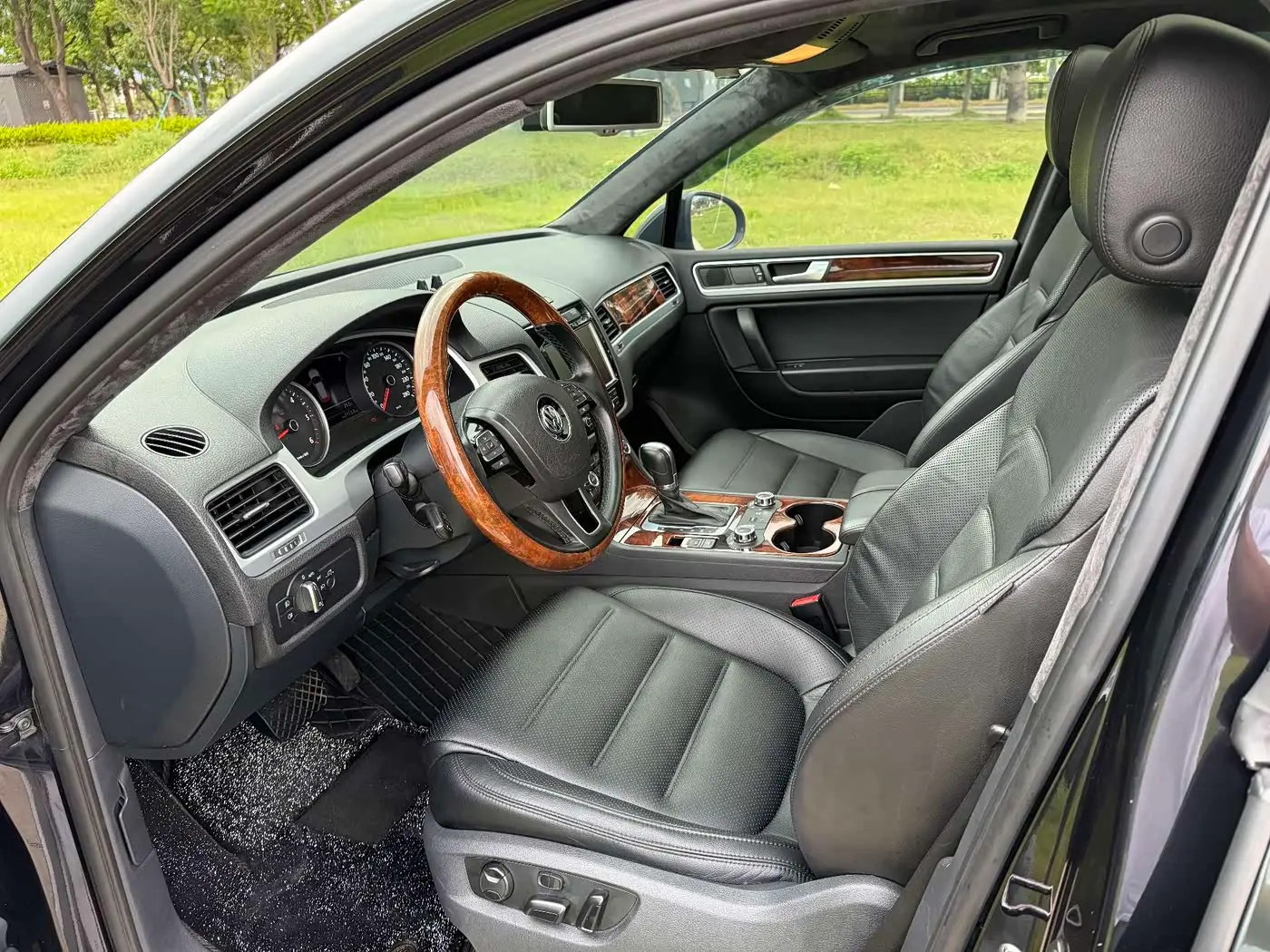 Volkswagen Touareg 2012 — Photo 9/20
