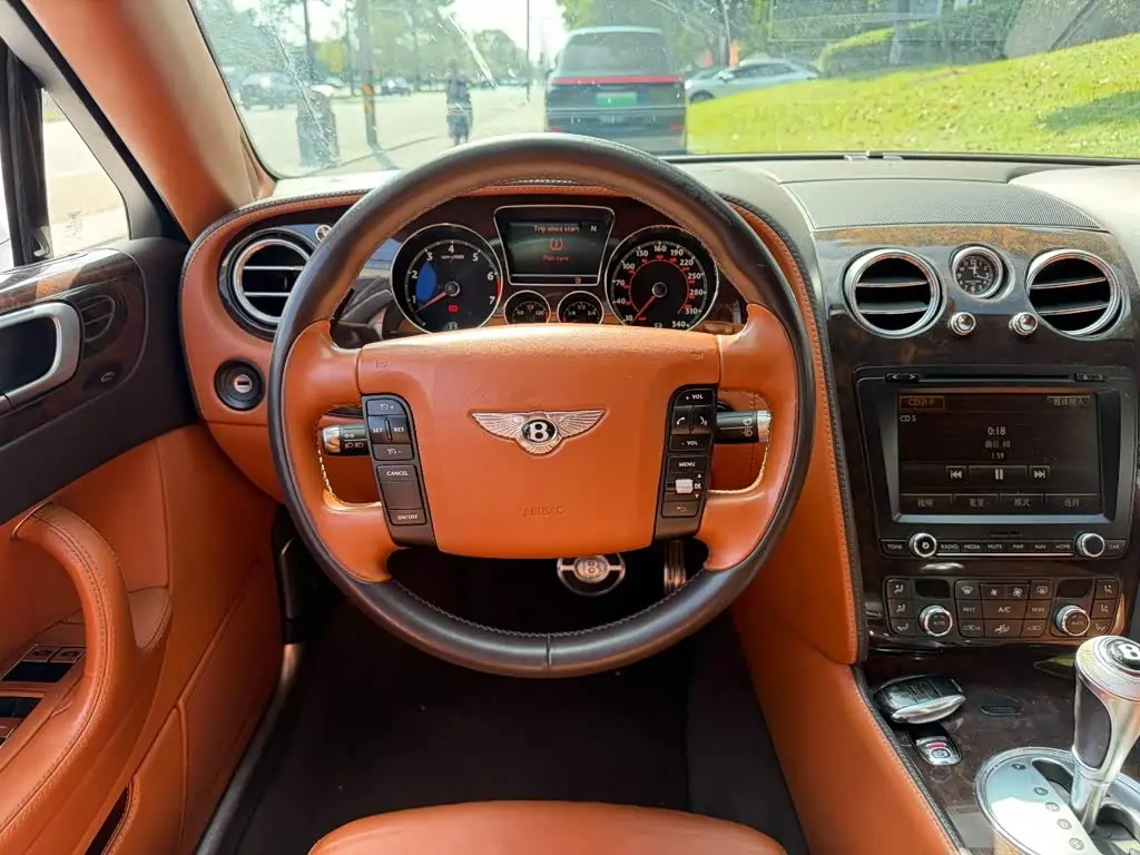 Bentley Flying Spur 2012 — Фото 14/14