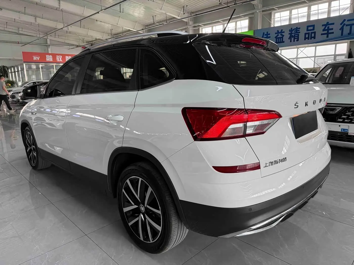 Škoda Kamiq 2023 — Фото 6/20