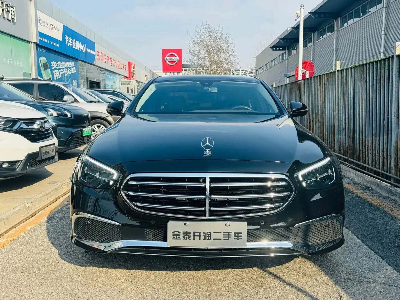 Mercedes-Benz E-Class 2022 — Photo 2/20