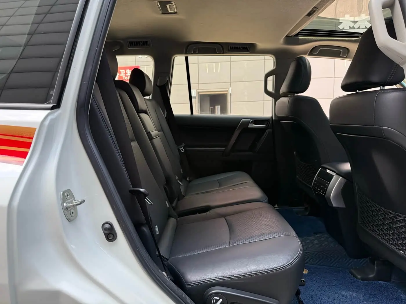 Toyota Prado 2018 — ფოტო 14/20