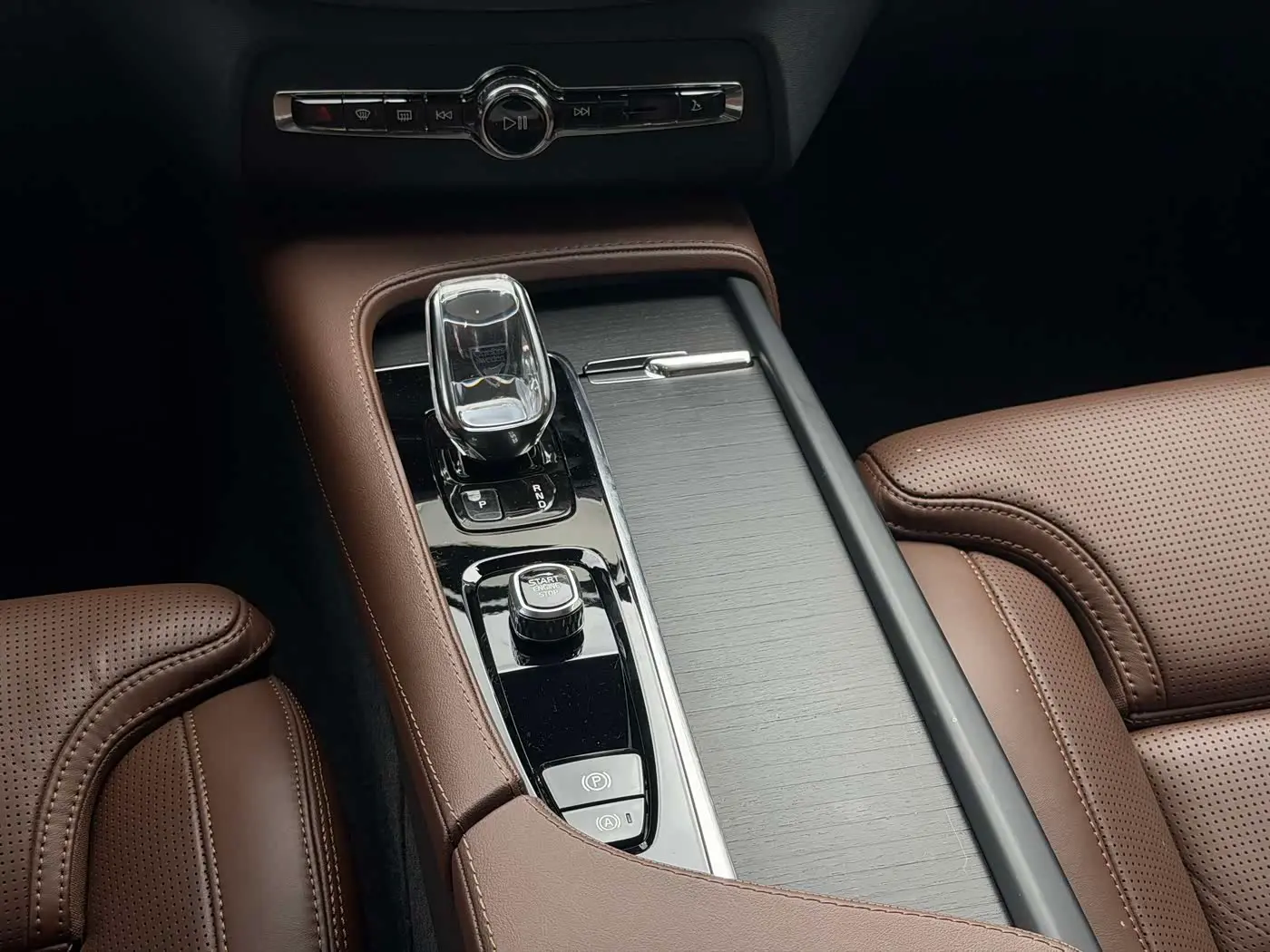 Volvo XC90 2022 — Photo 19/20
