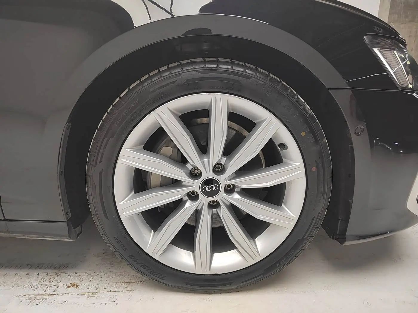 Audi A6L 2023 — Photo 7/13