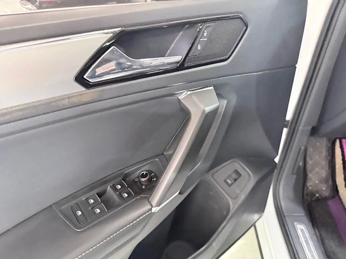 Volkswagen Tiguan L 2017 — Şəkil 9/20