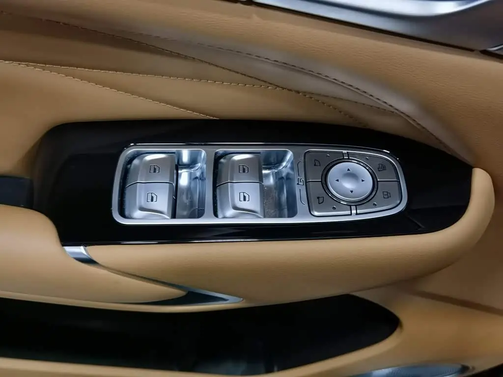 Tank 500 EV 2025 — Photo 9/20