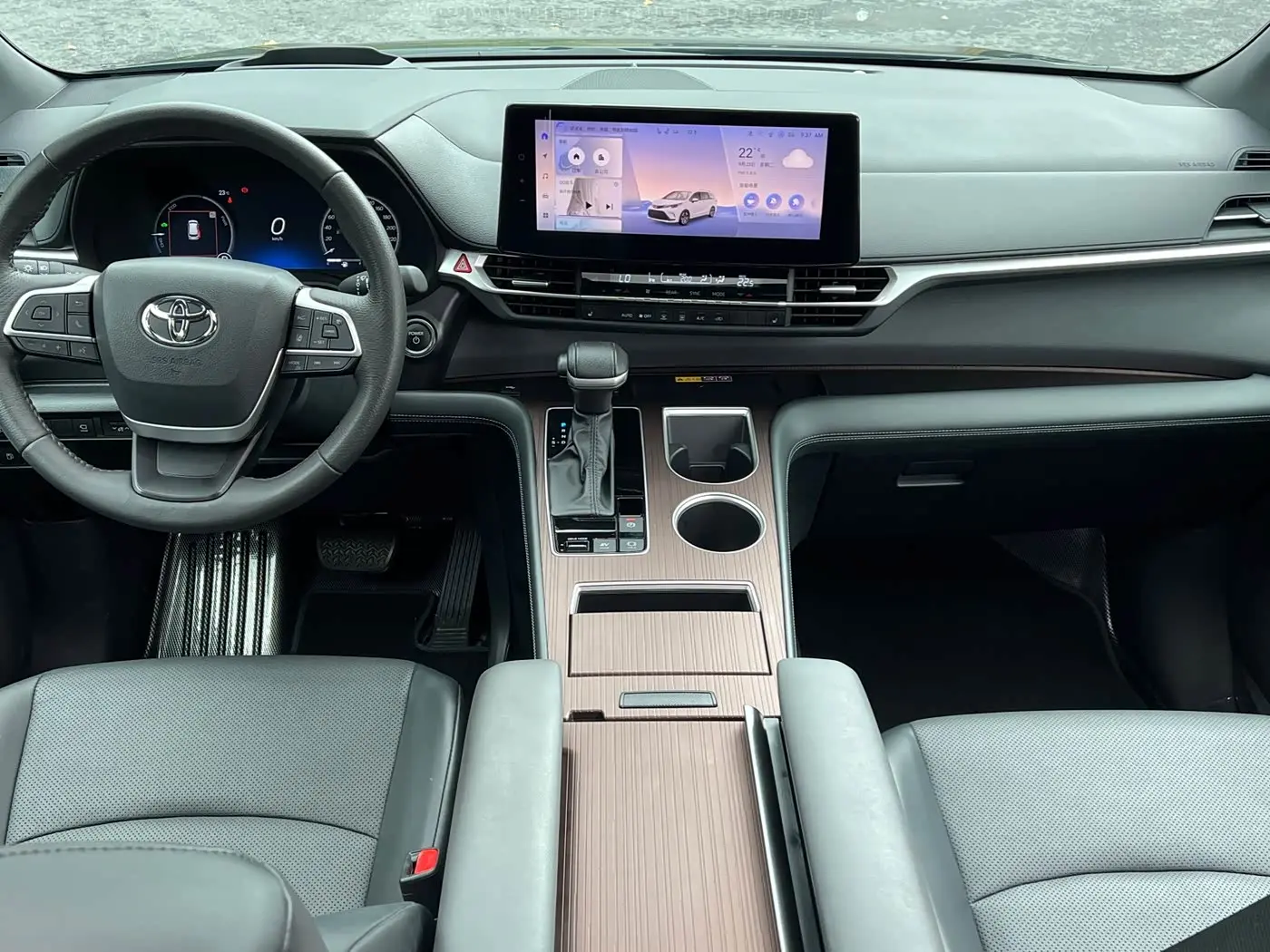 Toyota Granvia 2025 — Photo 10/14