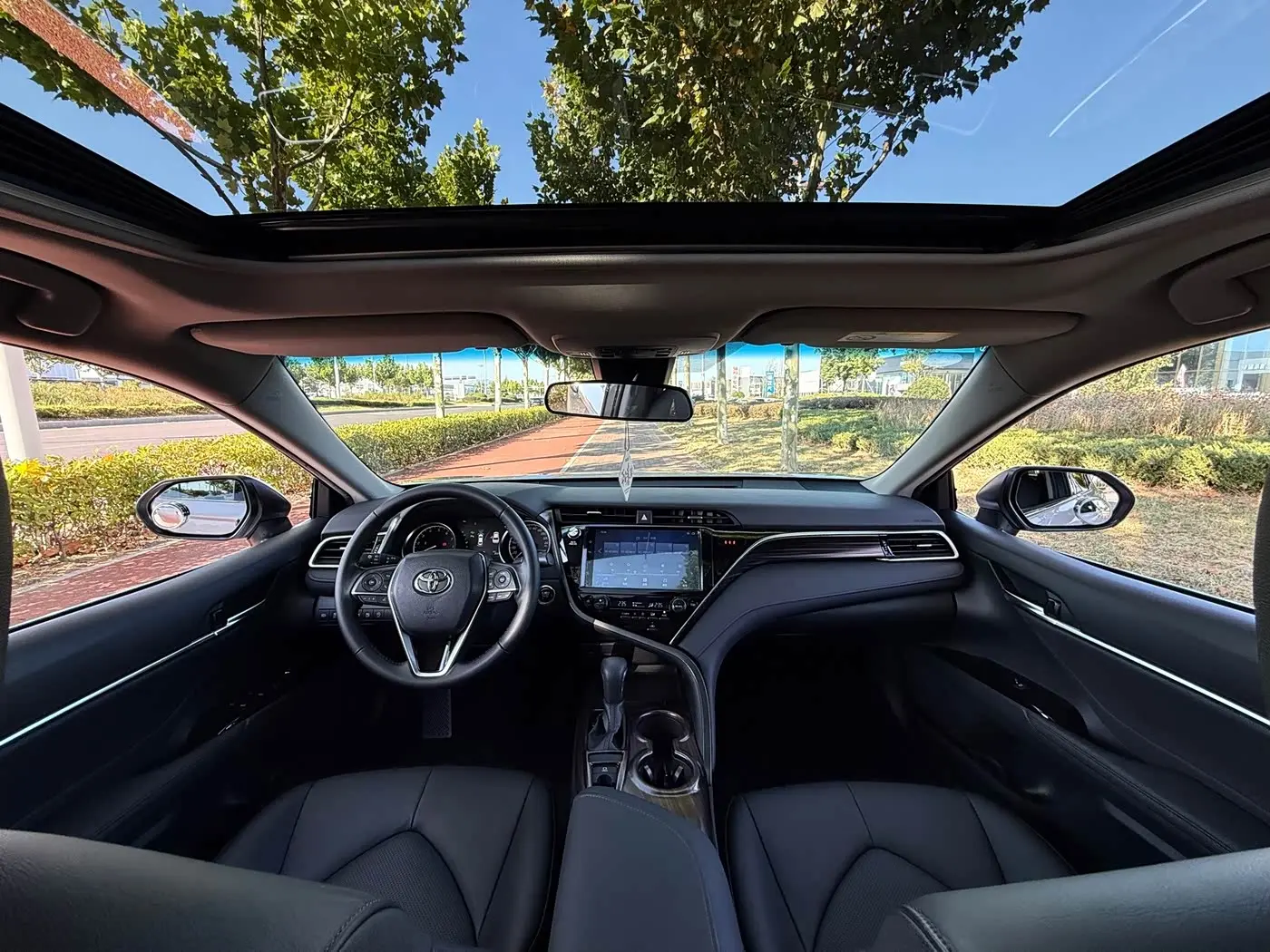 Toyota Camry 2018 — Фото 7/9