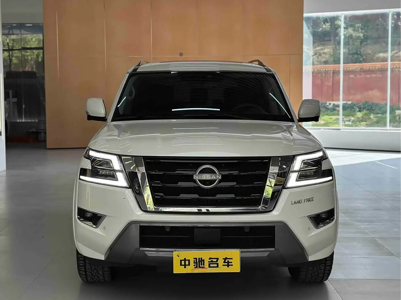 Nissan Patrol 2023 — Photo 2/16