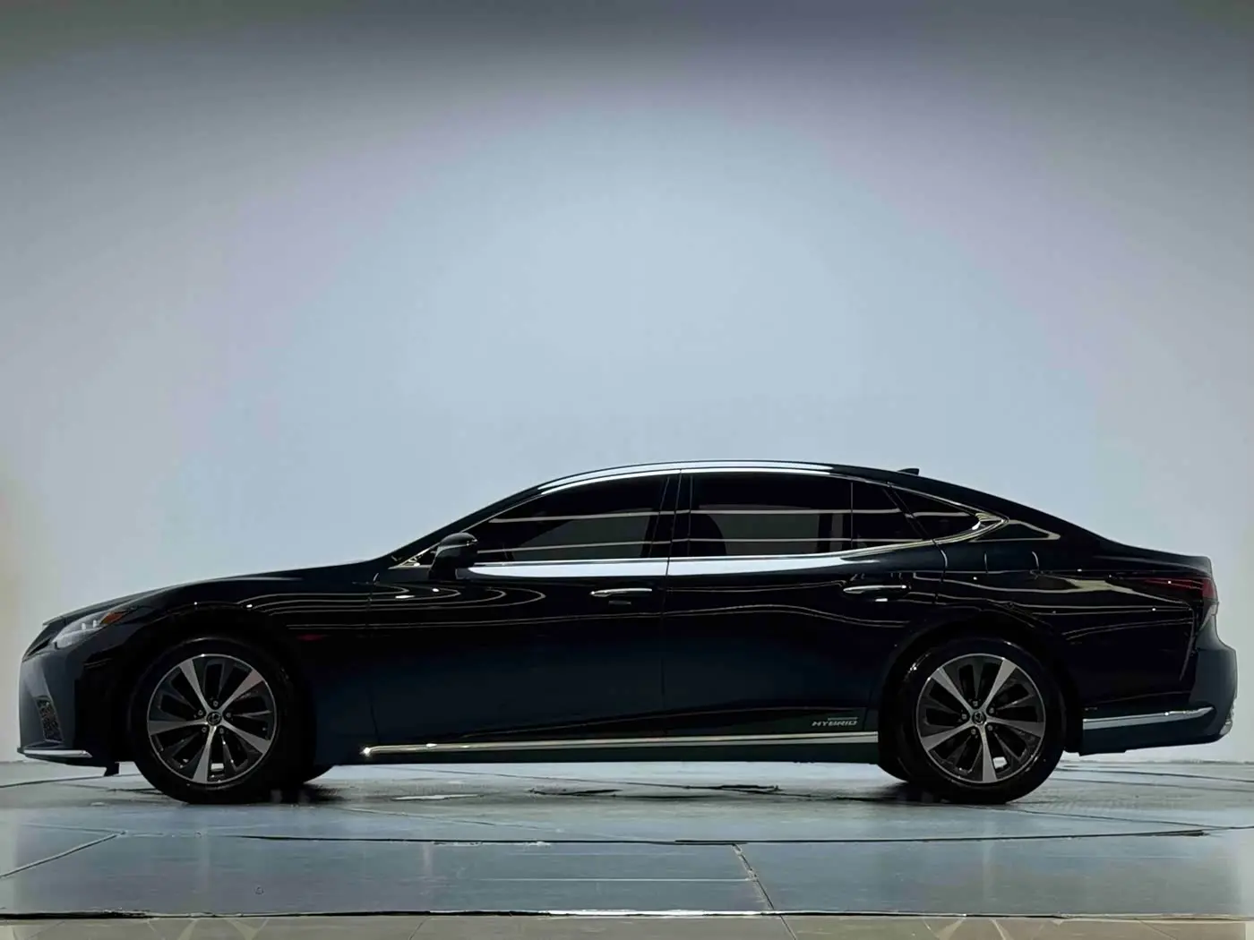 Lexus LS 2022 — Фото 15/18