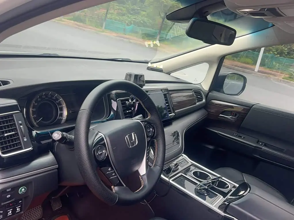 Honda Elysion 2019 — Photo 6/20